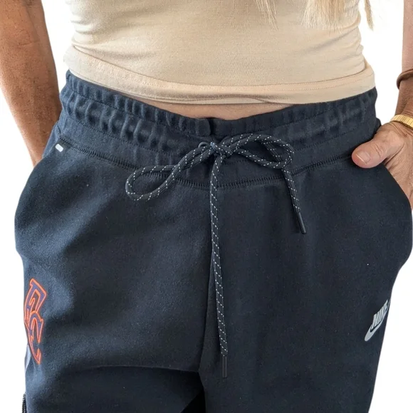 Nike Black Tech Fleece Joggers Womens Size M EC Logo Sweatpants Tap - Picture 3 of 11